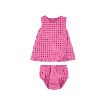 Rochie guipur Mayoral cu dantela si volanase + chilotei pentru bebe nou-nascut, Fucsia, 70 CM Rochie guipur Mayoral cu dantela si volanase + chilotei pentru bebe nou-nascut, Fucsia, 70 CM