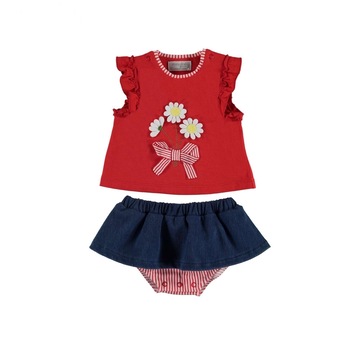 Set fusta si tricou Mayoral cu aplicatii florale brodate si volanase pentru bebe, Rosu/Denim Set fusta si tricou Mayoral cu aplicatii florale brodate si volanase pentru bebe, Rosu/Denim