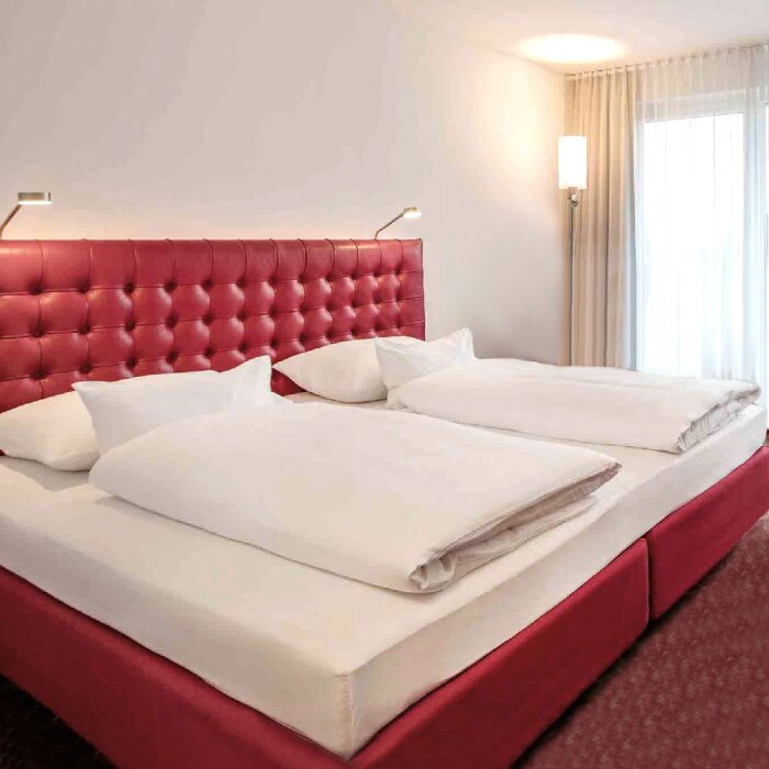 Lenjerie Pat Hotel, Bumbac Alb Mercerizat, Hotel ChandyX 200x220 / 70x70, Brand Dormisete, 4 piese, pat 2 persoane