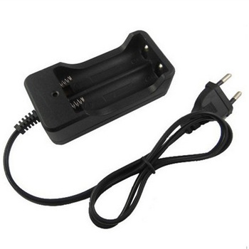 Incarcator Pentru 2 Acumulatori 18650 , Afisare LED , Oprire Automata , Negru Incarcator Pentru 2 Acumulatori 18650 , Afisare LED , Oprire Automata , Negru
