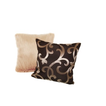 Set 2 perne decorative, model ARABESQUE, bej/maro inchis, 40x40 cm si LUXURY, roz pal, 40x40 cm Set 2 perne decorative, model ARABESQUE, bej/maro inchis, 40x40 cm si LUXURY, roz pal, 40x40 cm