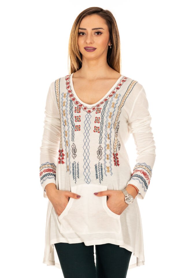 Bluza ivory cu broderie si buzunare cangur marime M-L