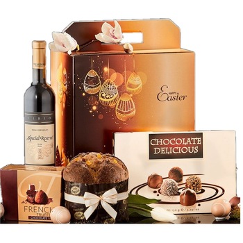 Pachet cadou Celebration, cu panettone, praline, vin, trufe ciocolata Pachet cadou Celebration, cu panettone, praline, vin, trufe ciocolata