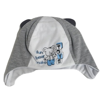 Caciulita baieti,Marika,model Toys,alb/gri,marimea 42 cm Caciulita baieti,Marika,model Toys,alb/gri,marimea 42 cm