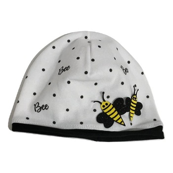 Caciulita fetite Marika,model Pszczolki,alb,marimea 46 cm Caciulita fetite Marika,model Pszczolki,alb,marimea 46 cm