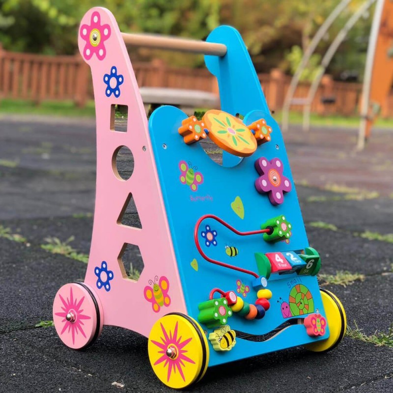 Antepremergator din lemn si centru de activitati 2 in 1 stil Montessori, functie de sortator, labirint, diverse activitati, multicolor