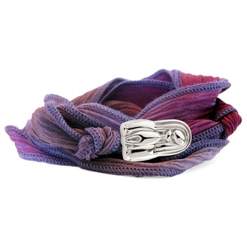 KOTYS, protectoarea mamei si a copilului. Bijuterie cu poveste, design premium modern, placare cu Argint 925 pe bratara din matase, culoare Rainbow KOTYS, protectoarea mamei si a copilului. Bijuterie cu poveste, design premium modern, placare cu Argint 925 pe bratara din matase, culoare Rainbow