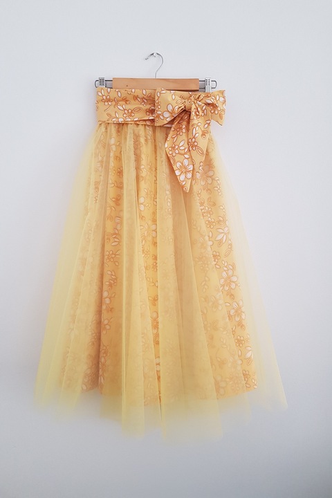 Пола VERNE тюлена с флорален десен, Жълт, Универсален