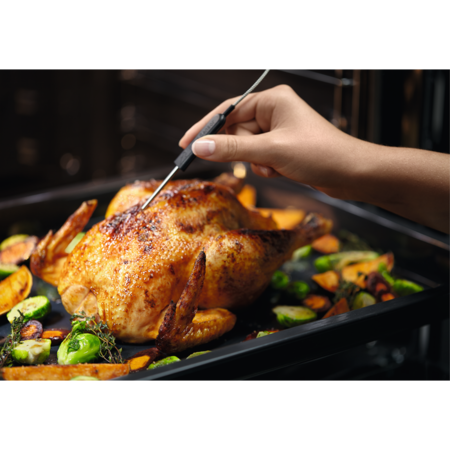 Cuptor incorporabil Electrolux EOE7C31V, Electric, 72 l, Autocuratare catalitica, Grill, SenseCook, Touch Control, Timer, Clasa A+, Alb