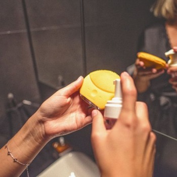 Dispozitiv pentru ingrijire/curatare faciala LUNA ,Impermeabil, Galben FurnizorOnline Dispozitiv pentru ingrijire/curatare faciala LUNA ,Impermeabil, Galben FurnizorOnline