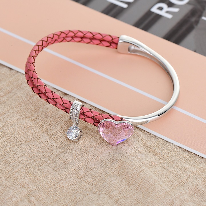 Platinával bevont karkötő halvány rózsaszín, szív alakú Swarovski kristállyal