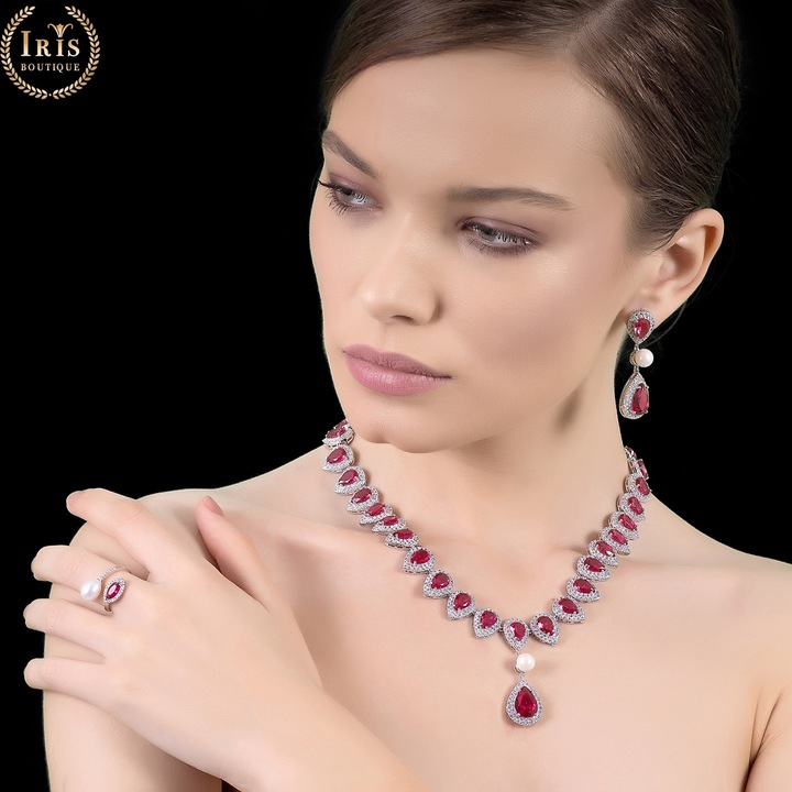 Set placat cu Aur 18K, Perle si Diamante, Afrodita Pearl Red