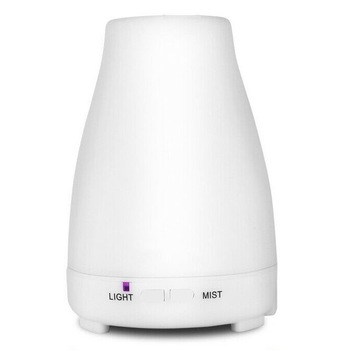 Umidificator Ultrasonic Mini Techstar® pentru Uleiuri Esentiale cu Rezervor 100ml Umidificator Ultrasonic Mini Techstar® pentru Uleiuri Esentiale cu Rezervor 100ml