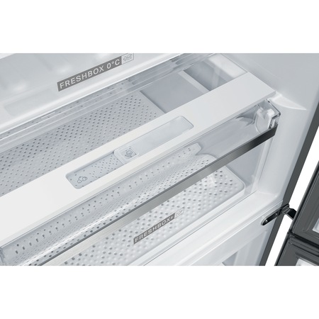 Combina frigorifica Whirlpool W9 821D OX H, 323l, Dual No Frost, 6th Sense, Display Electronic Exterior, Clasa E, H 189 cm, Inox