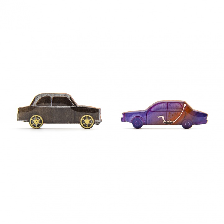Брошка DACIA - Лилаво