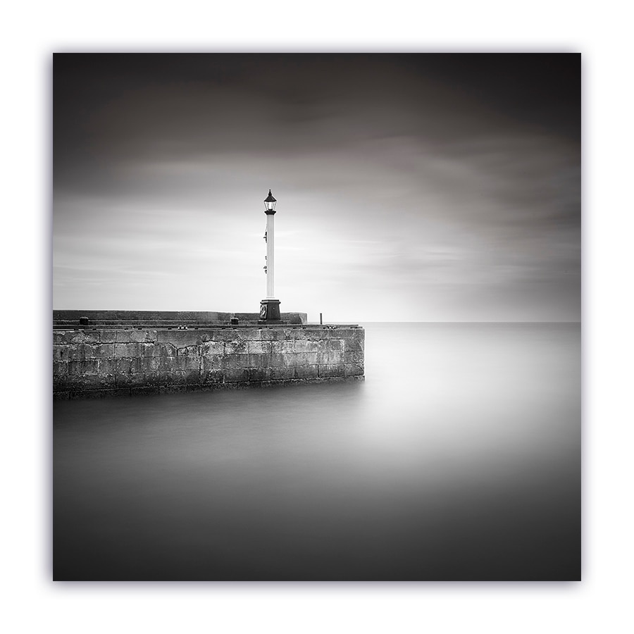 Tablou Canvas - Monochrom, Ocean, Far, Port, 100 x 100 cm