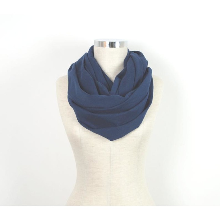 Шал за кърмене, Син