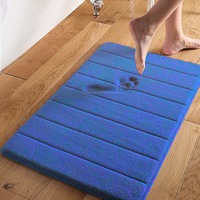 Covoras baie Memory Foam 50x70cm, compozitie spuma cu memorie, gramaj 400g, antiderapant, poliester, model albastru