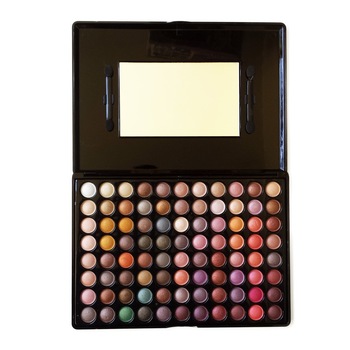 Trusa profesionala farduri 88 culori sidefate Fraulein38 - metal mania Trusa profesionala farduri 88 culori sidefate Fraulein38 - metal mania