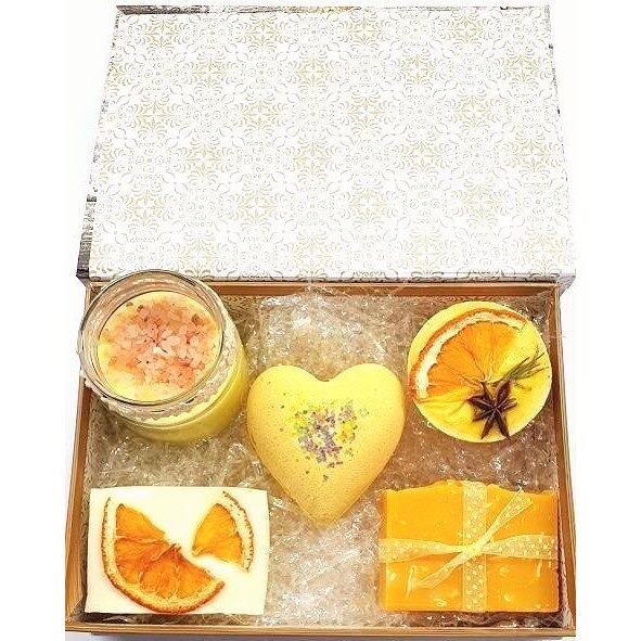 Pachet Cadou, Produse Naturale, handmade, Aroma de Portocala, 3 sapunuri 100% naturale, lumanare de musetel, inima spumanta si efervescenta