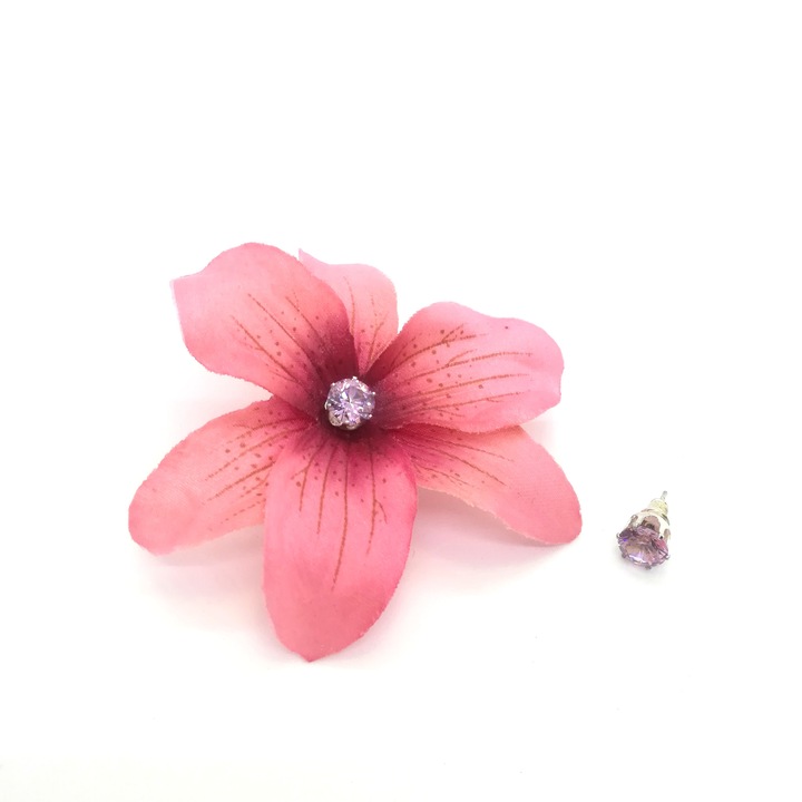 Cercei handmade asimetrici cu floare textila, Roz degrade / Argintiu, 8 cm