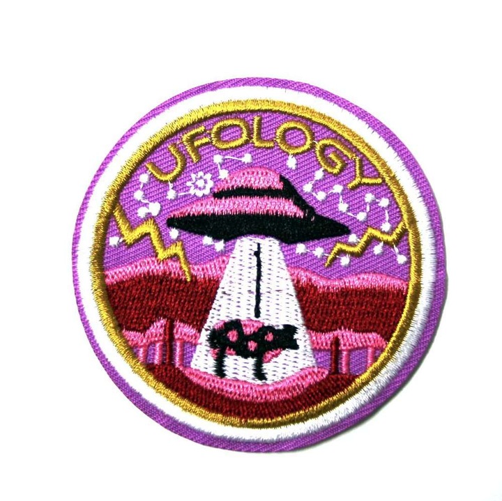 Petic textil / patch brodat "Ufology - Take the cow and leave" 7x7 cm