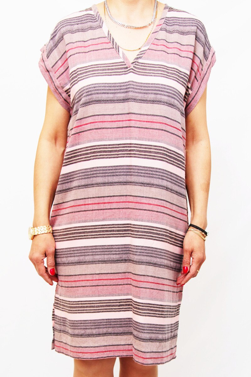 Rochie peste genunchi Sisters Point,roz,38