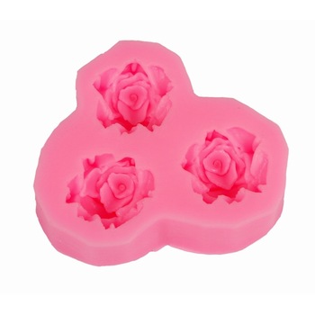 Forma de turnat din silicon DIY - 3 trandafiri, 6 x 6 x 1.2 cm Forma de turnat din silicon DIY - 3 trandafiri, 6 x 6 x 1.2 cm