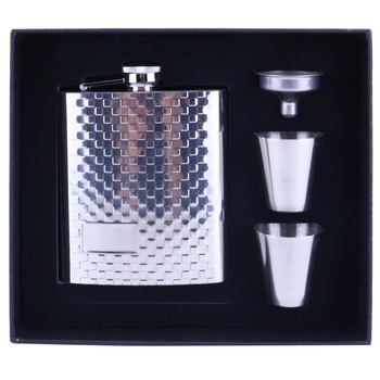 Set cadou cu paharele si plosca, argintiu, 19 cm Set cadou cu paharele si plosca, argintiu, 19 cm