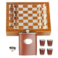 set format din 4 piese caseta din lemn cu 4 pahare sticla whiskey si joc sah model pufo clasic maro deschis imagen 17_0_
0
