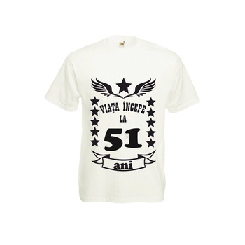 Tricou barbat imprimeu Fruit of the loom aniversare Viata incepe la 51 ani, alb, 2XL Tricou barbat imprimeu Fruit of the loom aniversare Viata incepe la 51 ani, alb, 2XL