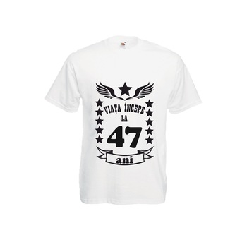 Tricou barbatesc Fruit of the loom Viata incepe la 47 ani alb S Tricou barbatesc Fruit of the loom Viata incepe la 47 ani alb S