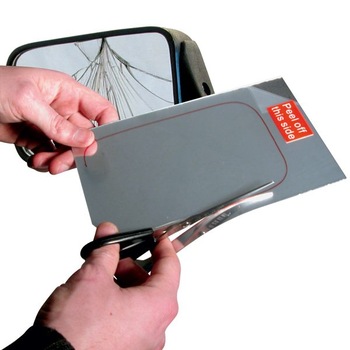 Oglinda auto universala 25x17cm, este flexibila si poate fi taiata dupa forma dorita Oglinda auto universala 25x17cm, este flexibila si poate fi taiata dupa forma dorita