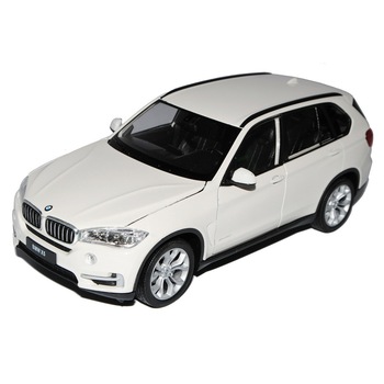 Macheta auto BMW X5 F15 (2015) alb 1:24 Welly Macheta auto BMW X5 F15 (2015) alb 1:24 Welly