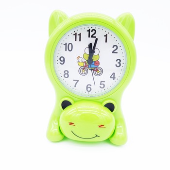 Ceas decorativ, cu alarma, in forma de animalut, Liliac, verde, 16 cm Ceas decorativ, cu alarma, in forma de animalut, Liliac, verde, 16 cm