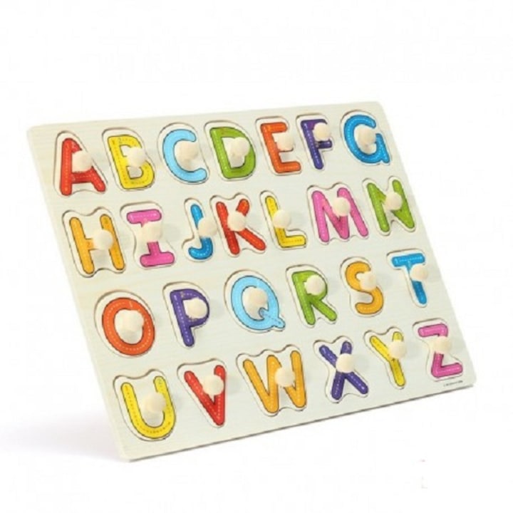 Puzzle litere-alfabet din lemn cu maner ajutator, Alibeibei