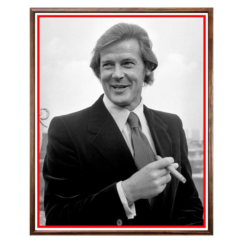 Tablou Decorativ - Club, Restaurant, Bar, Hotel, Cafenea - Roger Moore - BRC-174, 40 x 50 cm