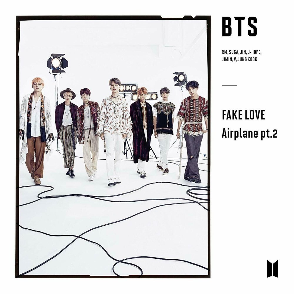 BTS - FAKE LOVE / AIRPLANE PT 2 (CD & Book)
