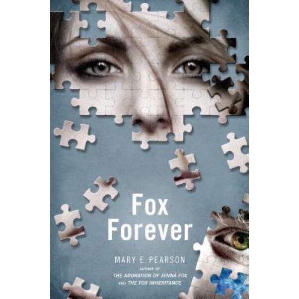 Fox Forever: The Jenna Fox Chronicles, Mary E. Pearson (Author)