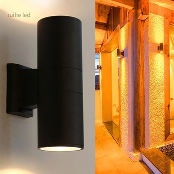 Aplica de exterior cu bec 30W IP65 Negru lumica rece Aplica de exterior cu bec 30W IP65 Negru lumica rece