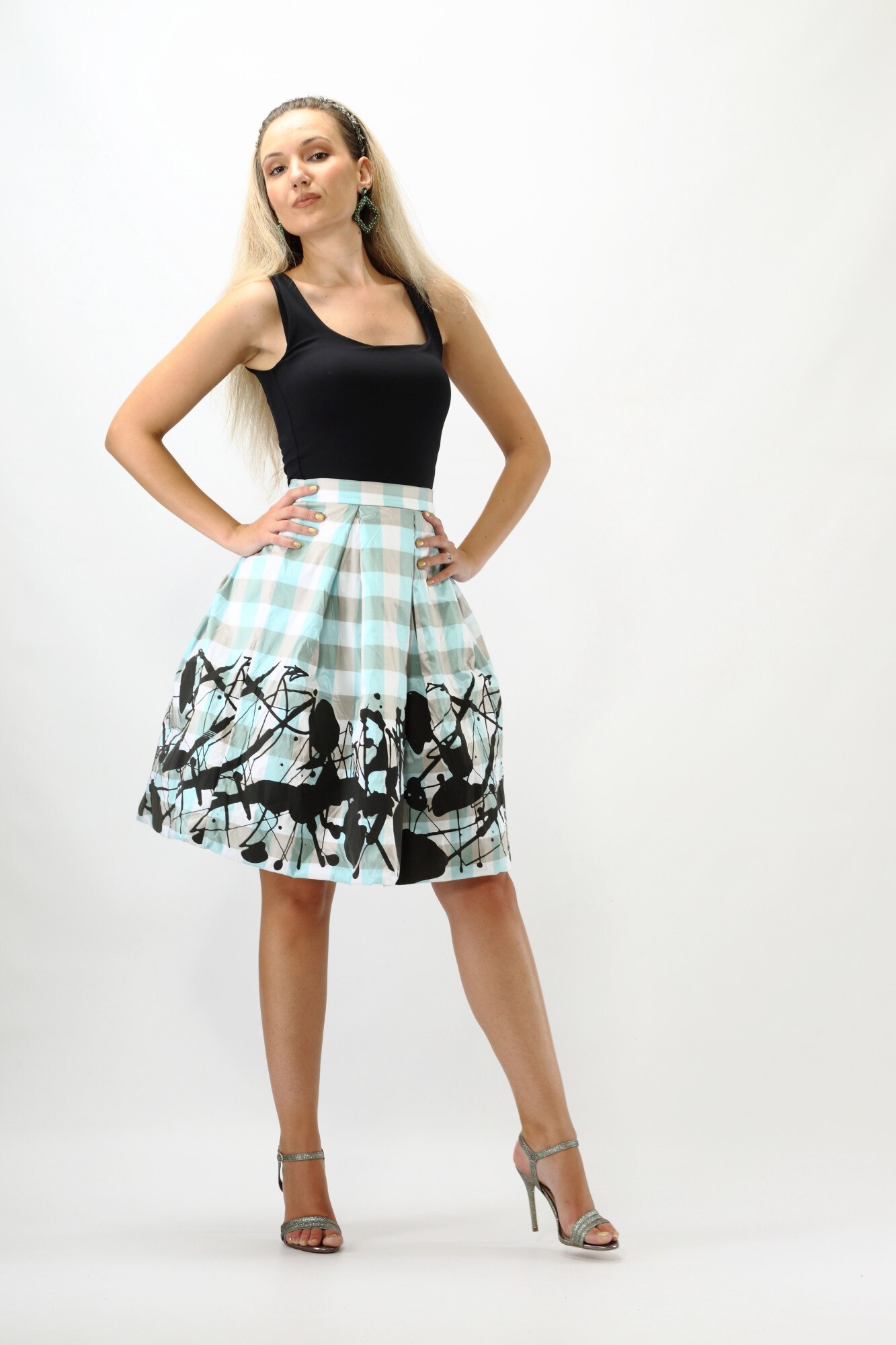 Fusta DESIGUAL in clos cu imprimeuri negre, alb cu albastru, Marcella din #SelectiaSaralli 8434101593697