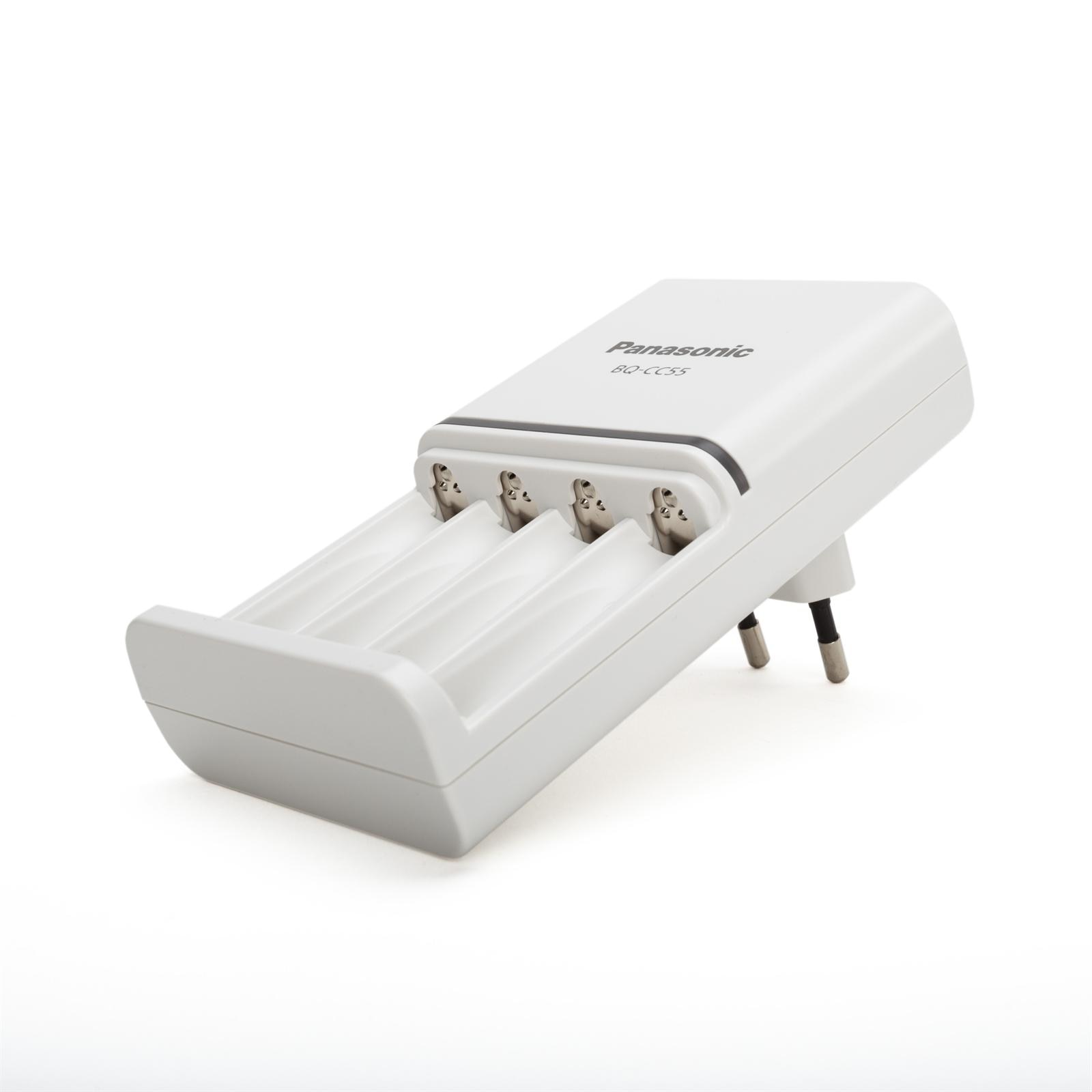 Incarcator AA/AAA (R3/R6) NiMH fara acumulatori Eneloop, Panasonic