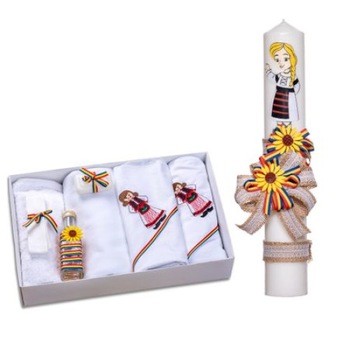 Set trusou botez si lumanare fetita decorate traditional Set trusou botez si lumanare fetita decorate traditional