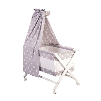 Patut Pliabil cu baldachin NOVOKIDS™ Sweet Dreams , cadru din lemn masiv, 91X57 cm ,saltea, perna si paturica incluse, cu roti, Gri cu stelute Albe Patut Pliabil cu baldachin NOVOKIDS™ Sweet Dreams , cadru din lemn masiv, 91X57 cm ,saltea, perna si paturica incluse, cu roti, Gri cu stelute Albe