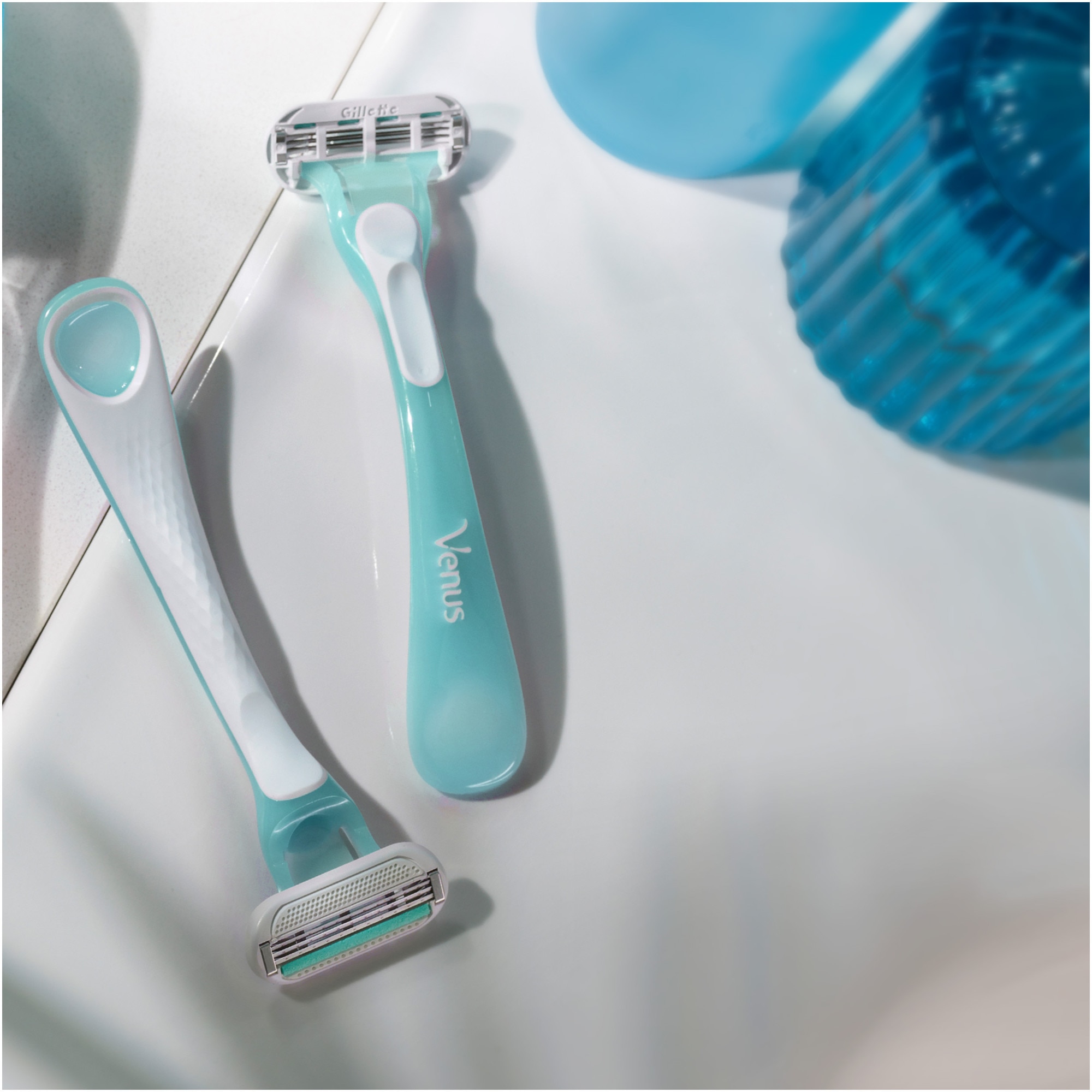 Aparat de ras de unica folosinta Gillette Venus Sensitive, 3 buc