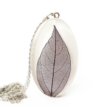 lant cu pandantiv din rasina cu frunza naturala uscata handmade emilyray imagen 21_0_
0