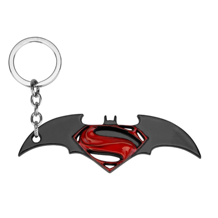 Breloc metalic, Filmul Batman V Superman, Colectia DC Comics, negru-rosu