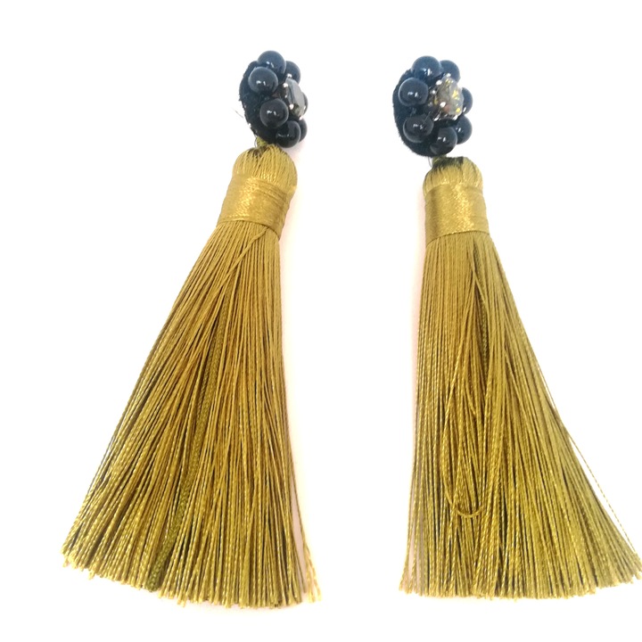 Cercei handmade cu strasuri, perle de sticla si ciucuri, Negru/Verde, 11 cm