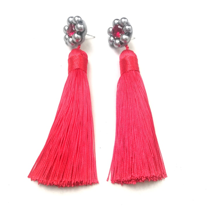 Cercei handmade cu strasuri, perle de sticla si ciucuri, Rosu, 11 cm