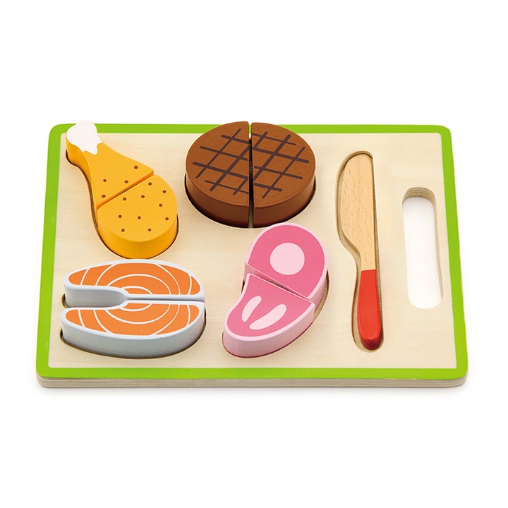 Viga szeletelt étel fa tálcán